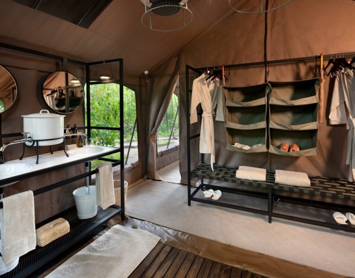 Botswana-Nxabega-Under-Canvas-guest-tent-bathroom-shower-closet-