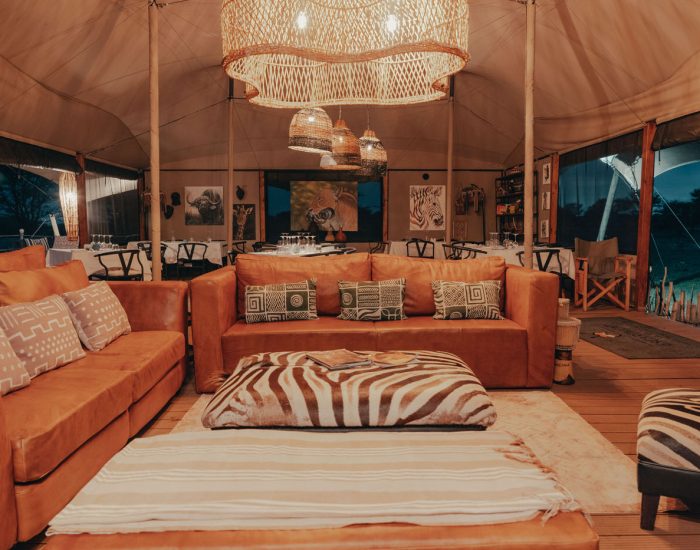 Escarpment Luxury Camp restaurant