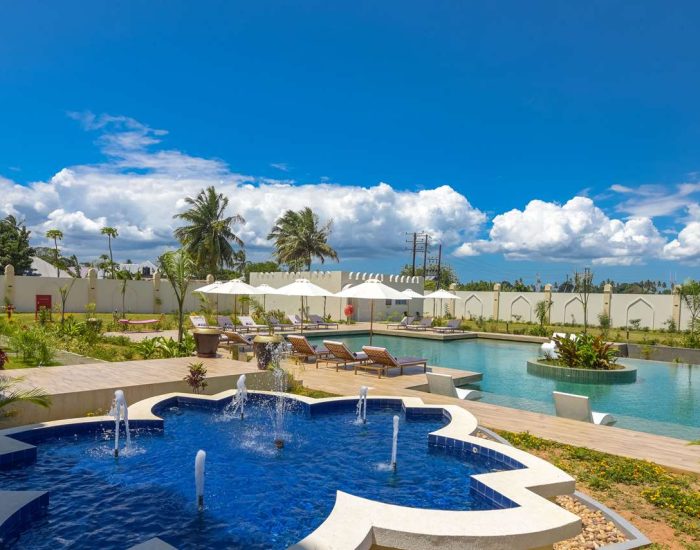 Golden Tulip Zanzibar Airport POOL SIDE