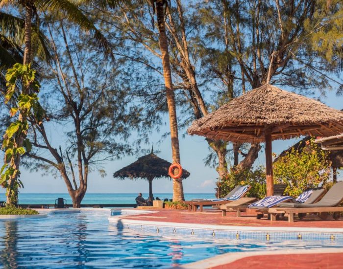 Mnarani Beach Cottages pool