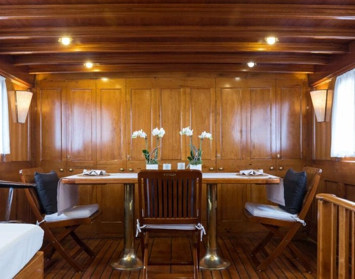 Over-the-Rainbow-Dining-Room-THANDA