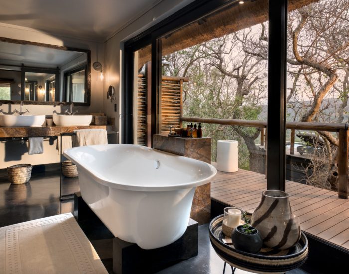 Phinda-Mountain-Suite-Bathroom-
