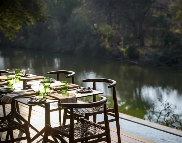 SKNP_Sweni_Outdoor_Dining_Adriaan_Louw__1_ KILICLIMB AFRICA SAFARIS