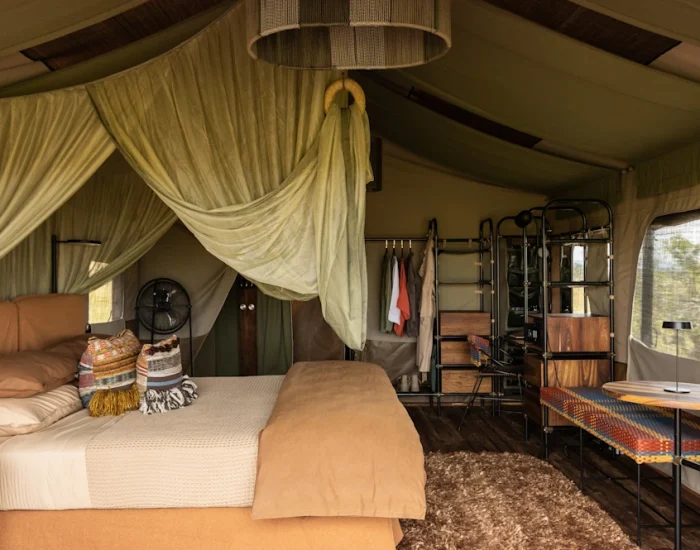 SMRTC_Tent_Interior_Emma_Jackson_1-min - KILICLIMB AFRICA SAFARIS