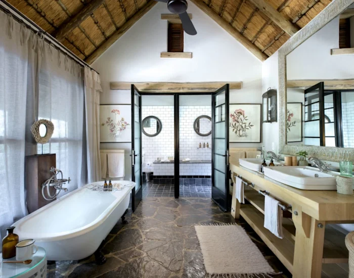 SSS_Castleton_Bathroom_Dook - KILICLIMB AFRICA SAFARIS