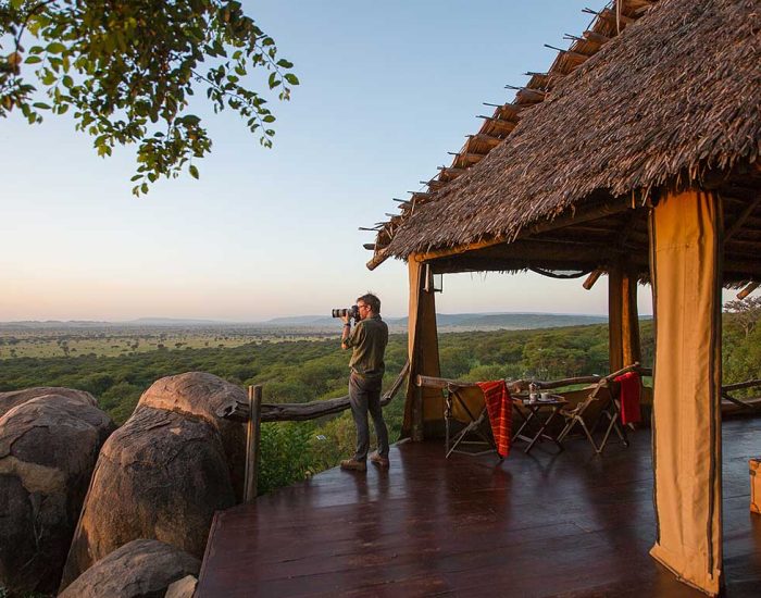 SerengetiPioneer---Main-Bar_Lounge-View-3 - KIICLIMB AFRICA SAFARIS