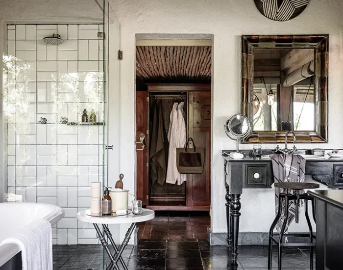 SingitaEbonyLodge-Interior-Bathroom - KILICLIMB AFRICA SAFARIS