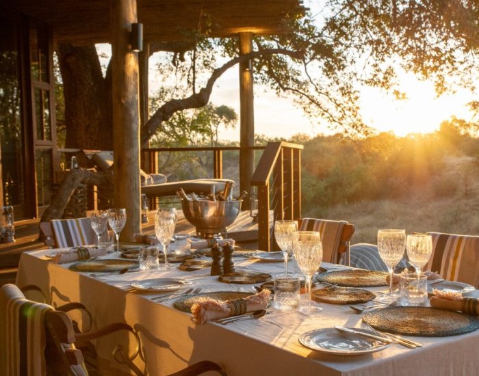 South-Africa-Ngala-Safari-Lodge-Outdoor-Safari-suite-evening-setup