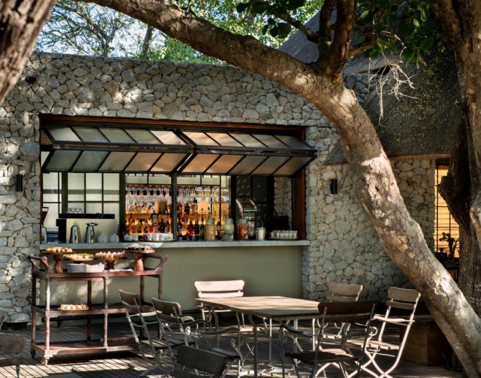 South-Africa-Ngala-Safari-Lodge-View-of-outdoor-bar-and-sitting-area-
