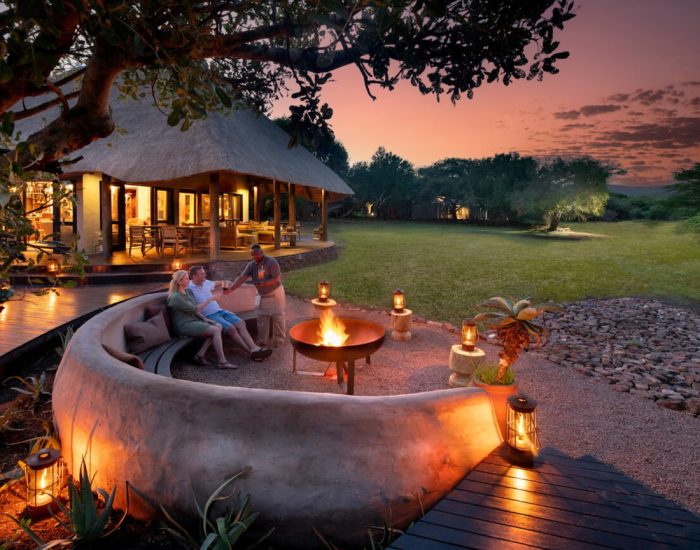 South-Africa-Phinda-Zuka-Lodge-fire-pit-pre-dinner-drinks-
