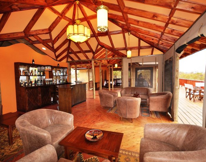 balloon-camp-tarangire bar