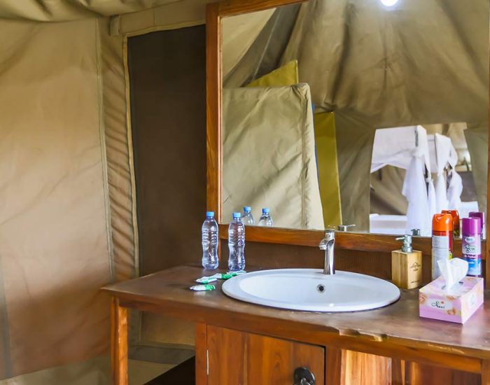 bathroom ndutu