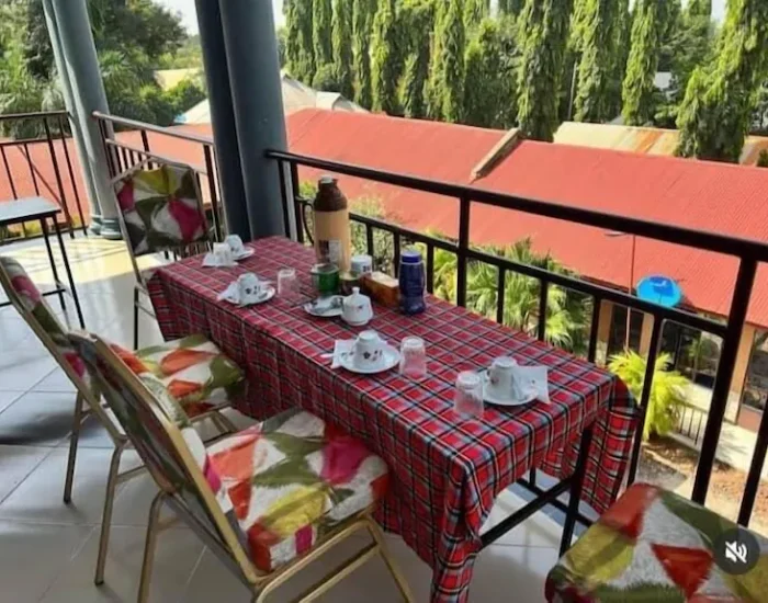 dining Kilimanjaro Hideaway