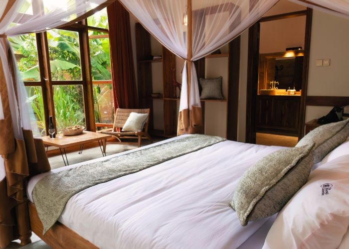 luxury bedroom explorers lodge 2