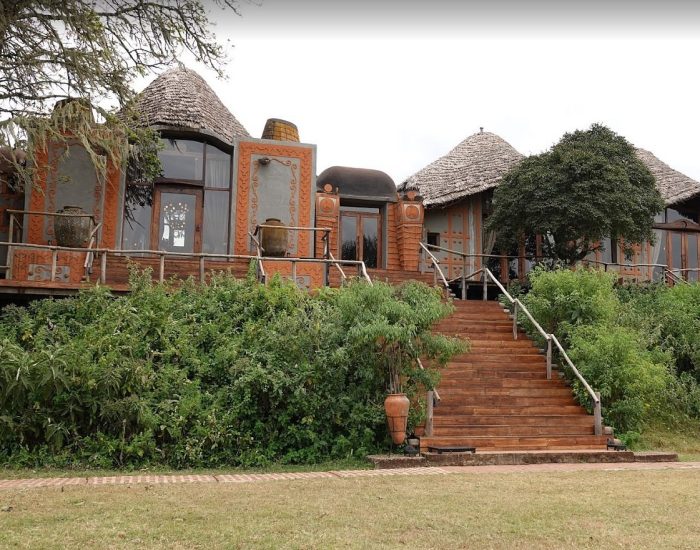 main-hotel-building-dining