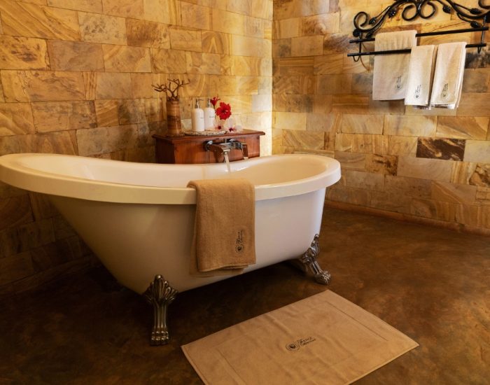 marera-lodge-luxury-bathroom - KILICLIMB AFRICA SAFARIS