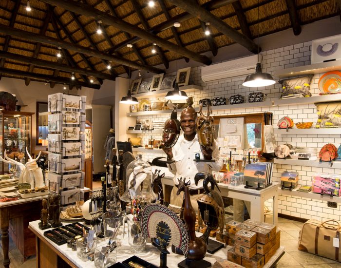 safari-shop-at-luxury-andbeyond-ngala-safari-lodge-close-to-kruger