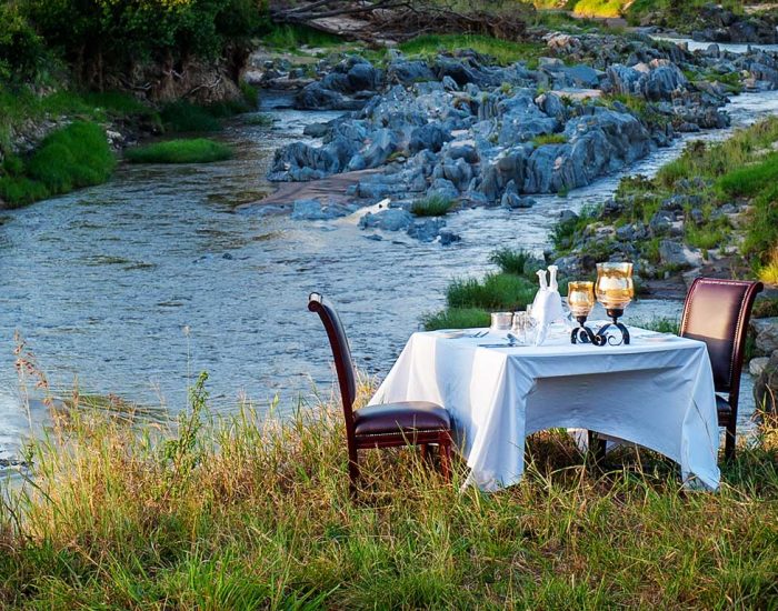 sand-river-Dining-Experience-with-View- KILICLIMB AFRICA SAFARIS