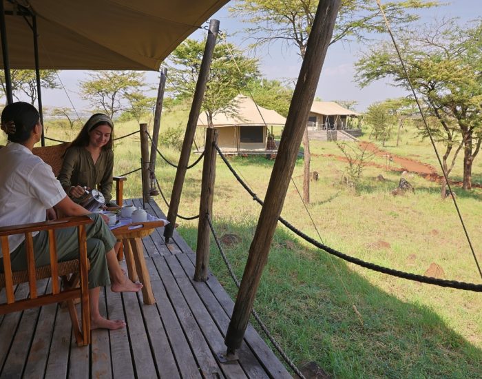 seregneti-kifaru-lodge-view-breakfast - KILICLIMB AFRICA SAFARIS